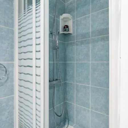 Апартаменты A Cosy 1-bdr In Montparnasse Париж