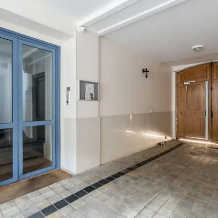 A Cosy 1-bdr In Montparnasse Paris